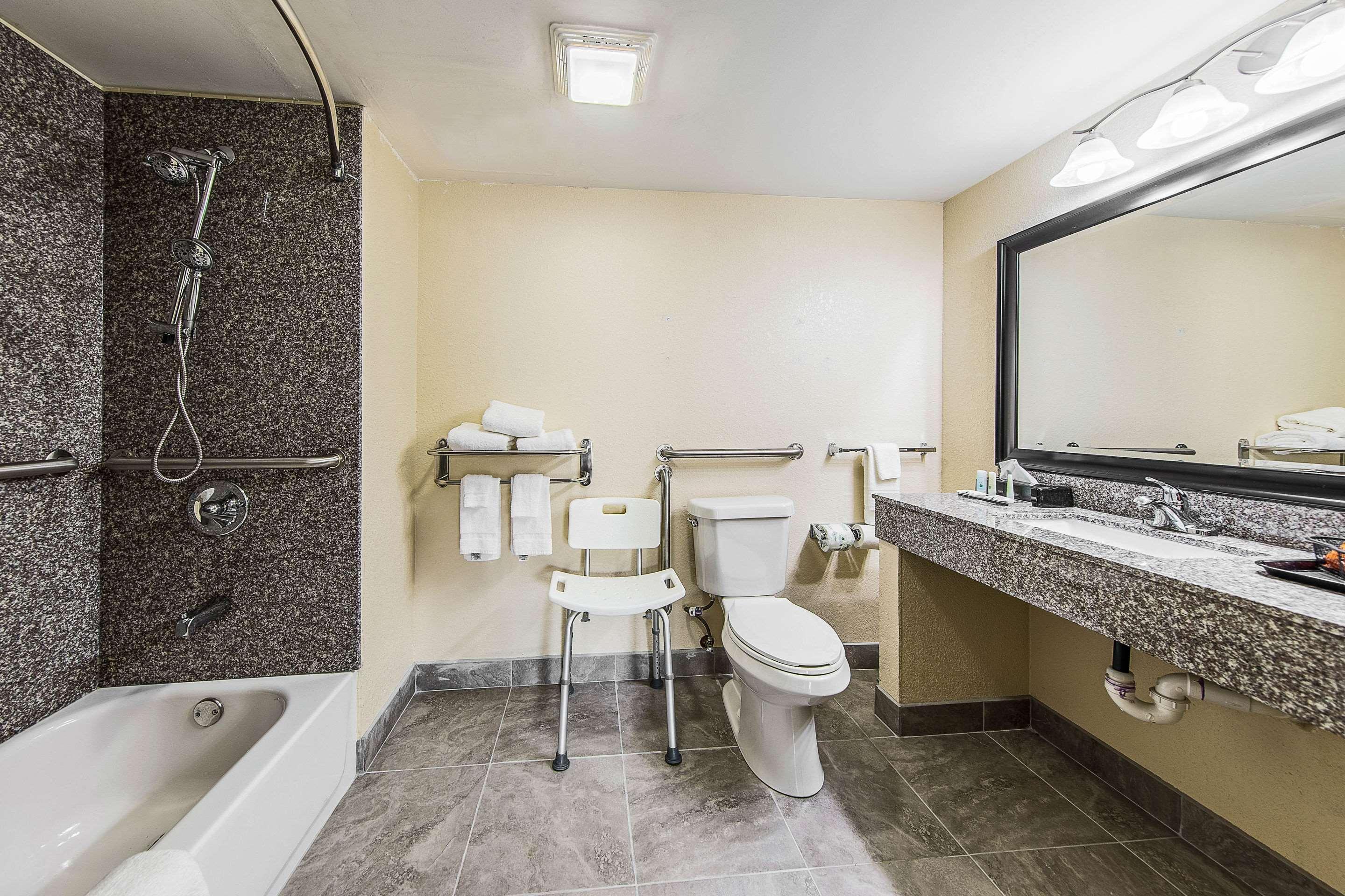 Quality Inn Forest City Exterior photo