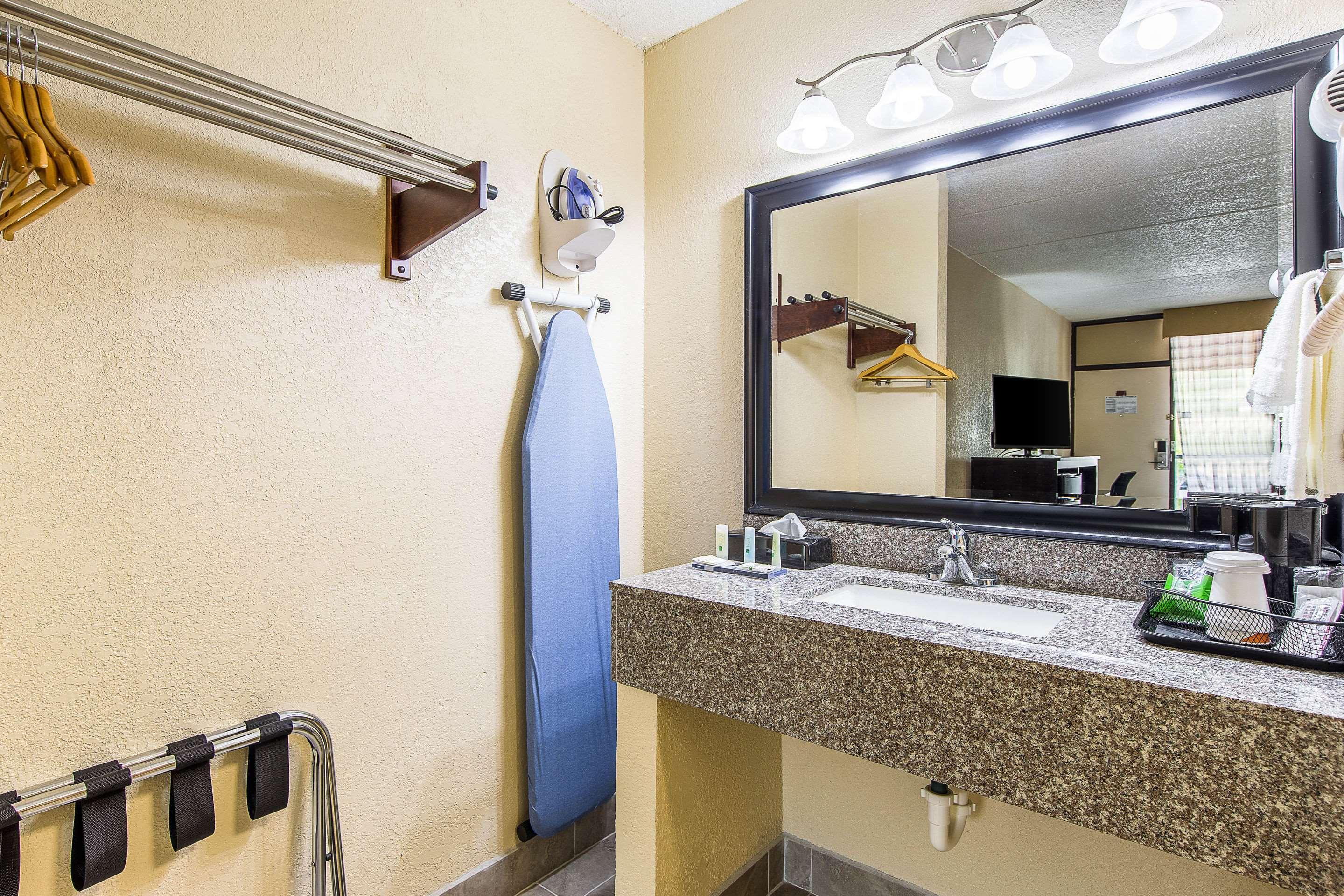 Quality Inn Forest City Exterior photo
